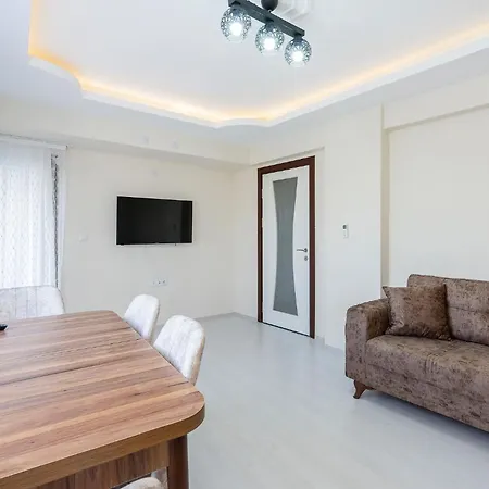 Central And Cozy Flat W Balcony And Acs In Apartment