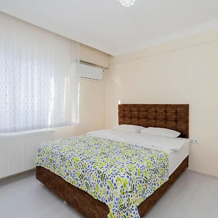 Central And Cozy Flat W Balcony And Acs In Apartment *